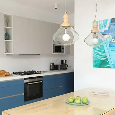 A Luxurious Seafront Penthouse Overlooking The Picturesque Harbour Of Διαμέρισμα