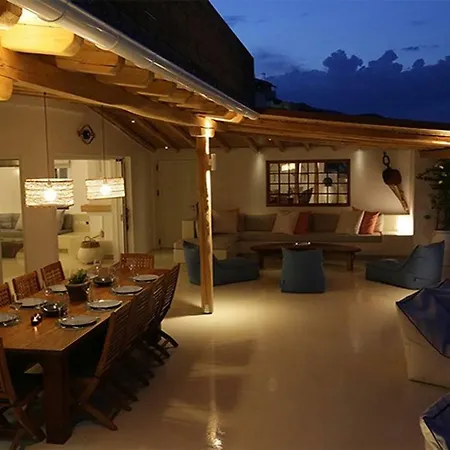 A Luxurious Seafront Penthouse Overlooking The Picturesque Harbour Of Σκιάθος Πόλη